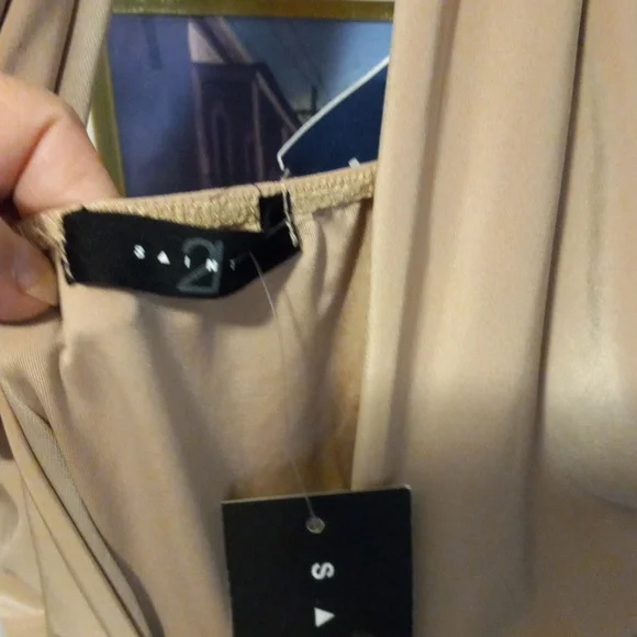 Nwt backless dress - Picture 2 of 4